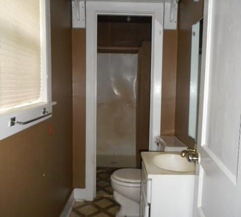 5th image of 650 E 6th St