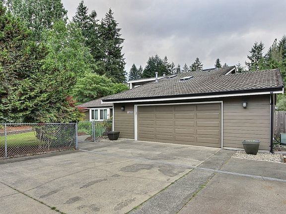 2nd image of 7832 Mountain Aire Loop SE