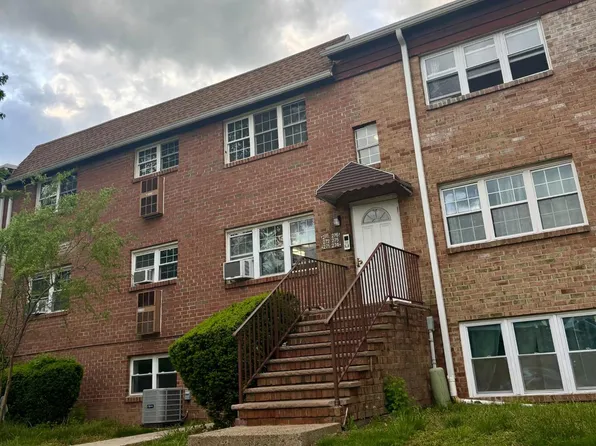 273 College Dr, Edison, NJ 08817