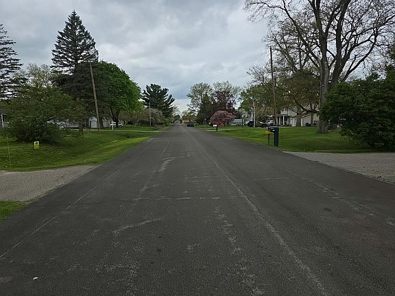 5th image of 5095 Raymond Ave