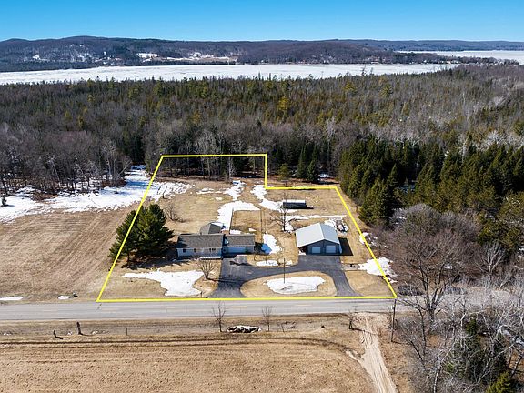 3rd image of 1394 S Derenzy Rd