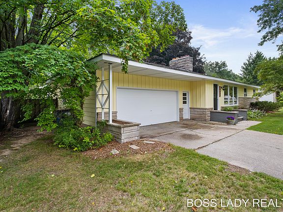 4th image of 10430 Lloy St