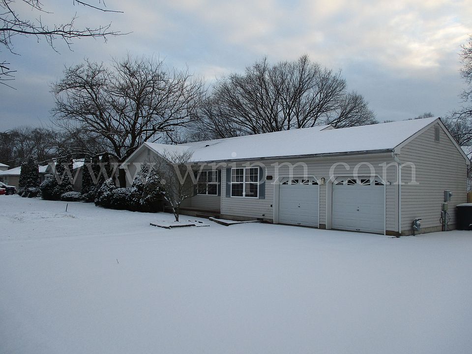 1st image of 699 Bay Ave