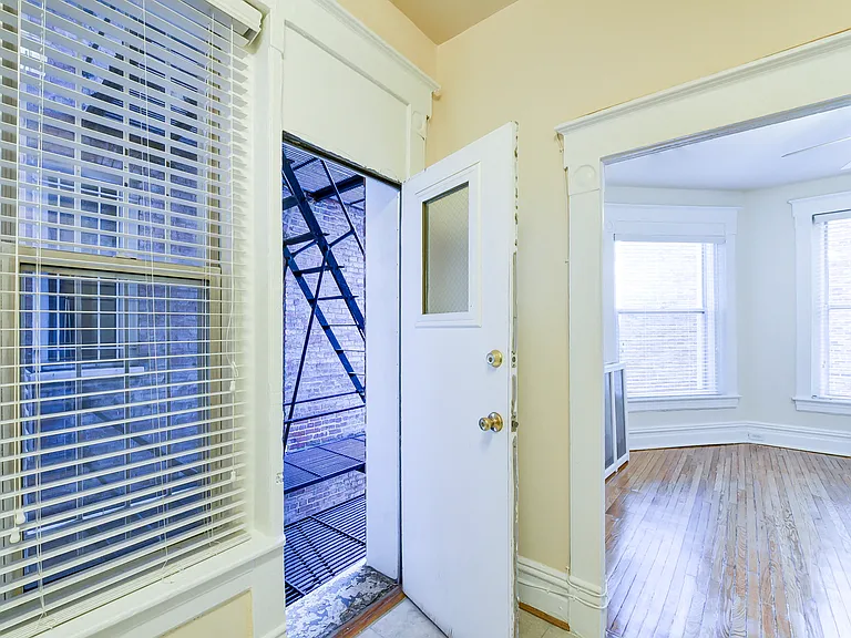 Dupont Apartments — Photo 15