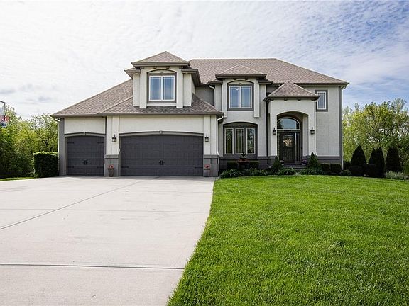 3rd image of 13017 Kelli Dr