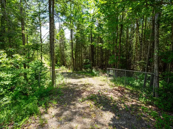 975 Boundary Rd, Huntsville, ON P1H 2J4