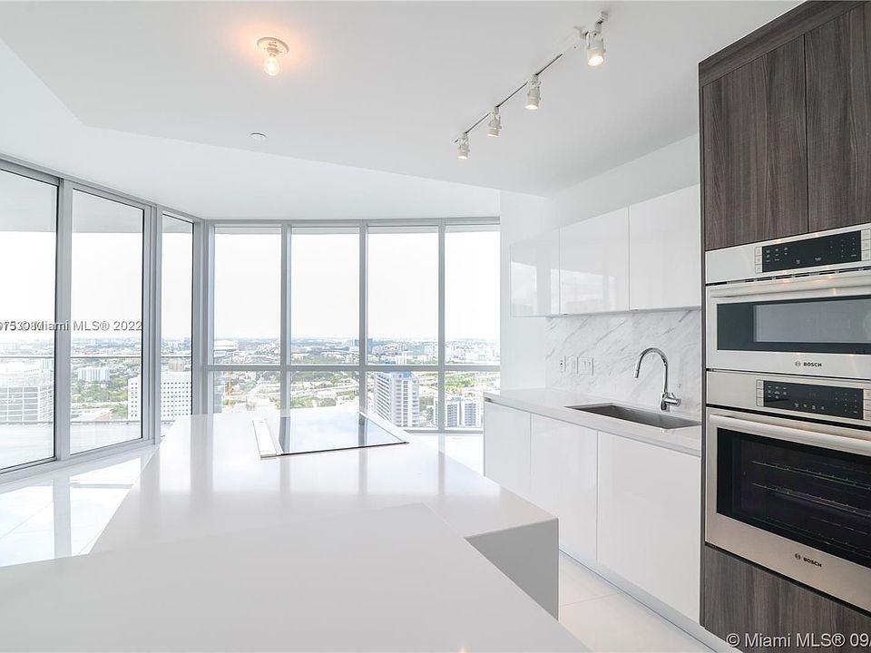 1st image of 851 NE 1st Ave #2804
