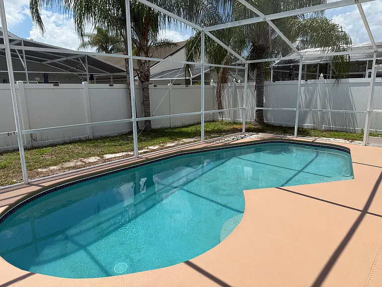 2608 Avondale Ct — Photo 3