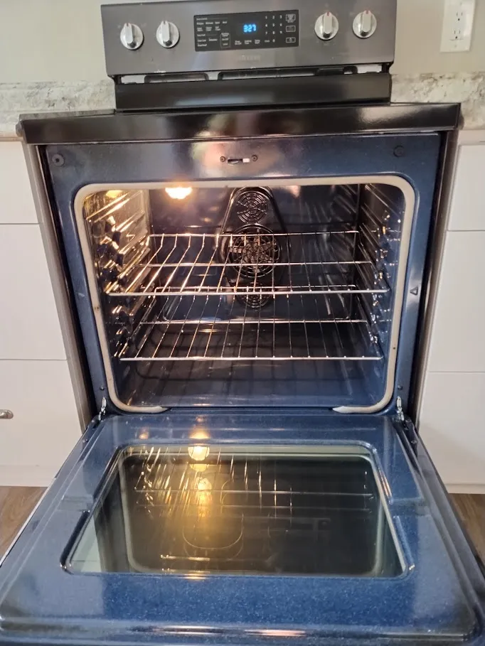 Samsung Electric Range - 8530 Golden Ave