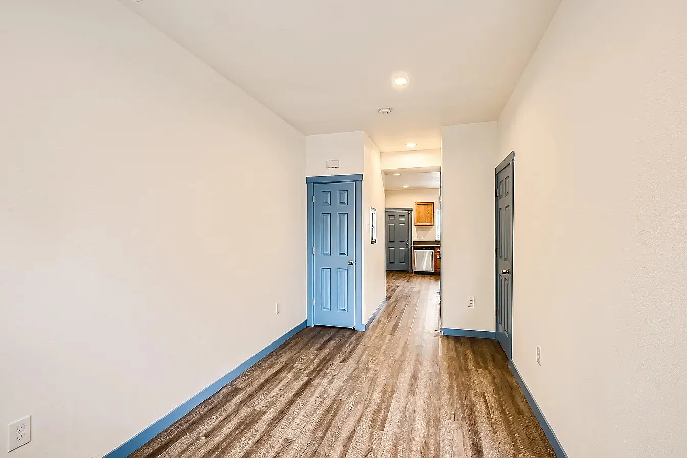 2 bed, 1.5 bath, 902 sqft, $1,700 — Photo 4