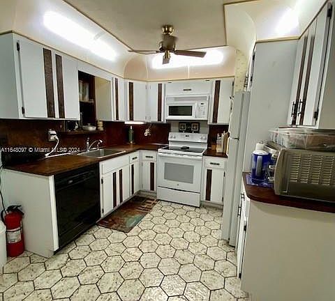 4th image of 6761 Sheridan St