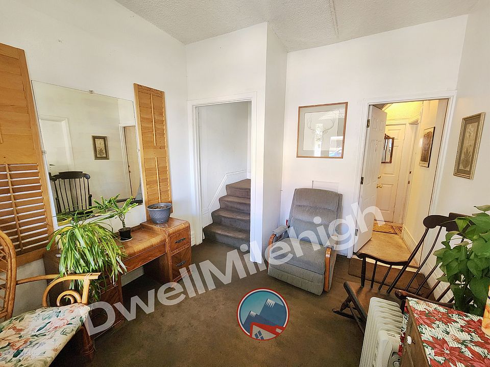 Entry Way - Apt is to the left up the stairs