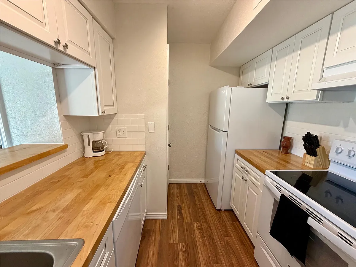 Building Photo - 3300 Pebblebrook Dr #50