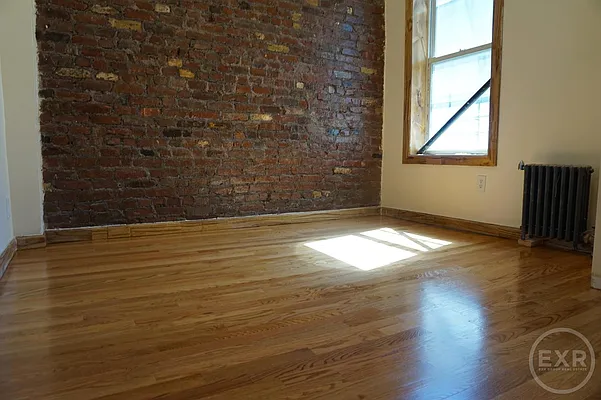 Rented by EXR | media 24