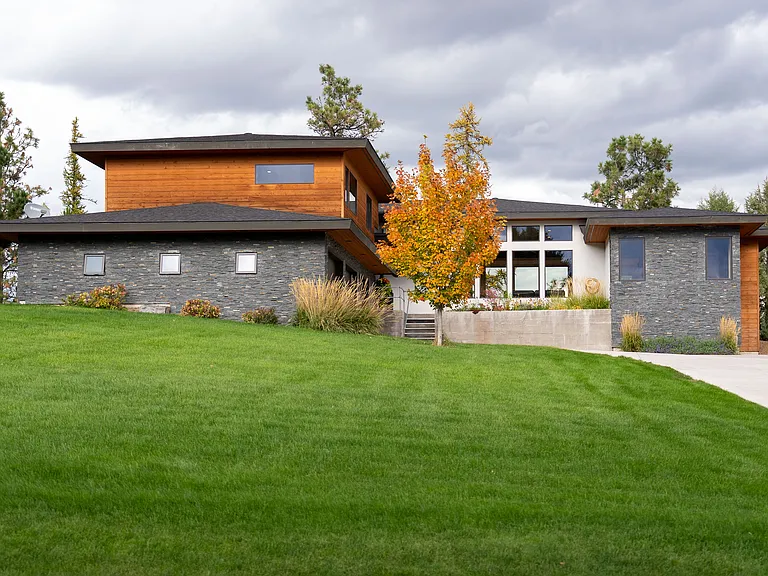 229 Arbour Dr E — Photo 15