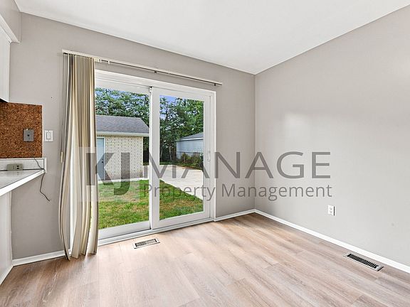 5th image of 19753 Merriman Rd