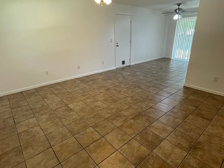 2319 S Tennyson Point — Photo 7