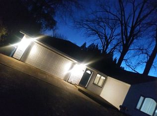 2868 E Ashby Rd, Midland, MI 48640