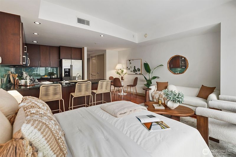 4th image of 900 Lenora Street #W702