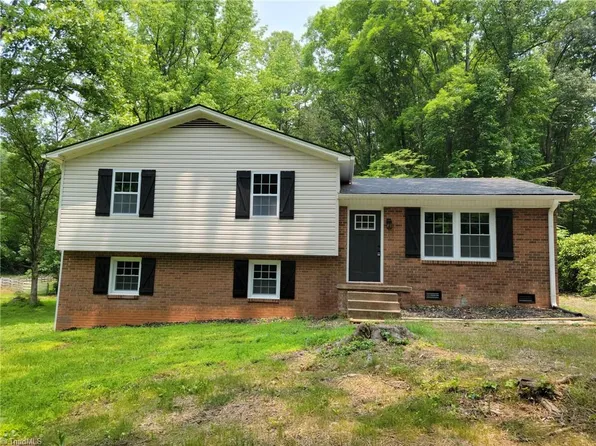 4701 Creekview Rd, Mc Leansville, NC 27301