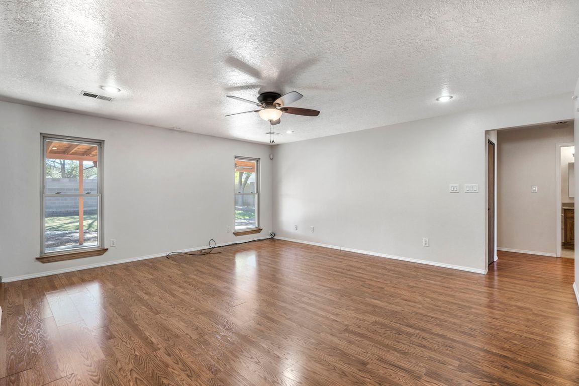 next background image