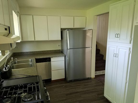 3rd image of 33249 N Lake Shore Dr