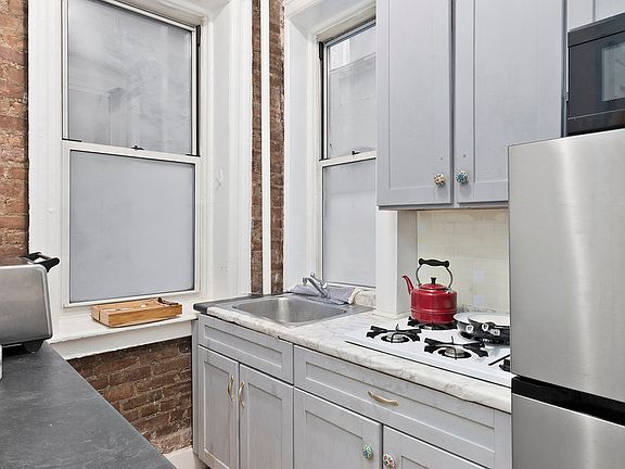 4th image of 630 E 14th St APT 2