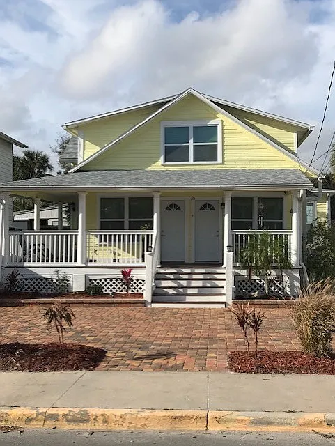 Building Photo - 30 S Oleander Ave #2