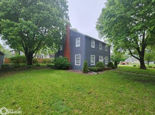 517 1st St NE, Buffalo Center, IA 50424