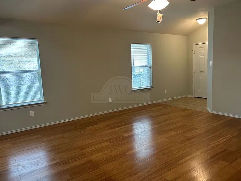 6405 Clear Brook Dr — Photo 4