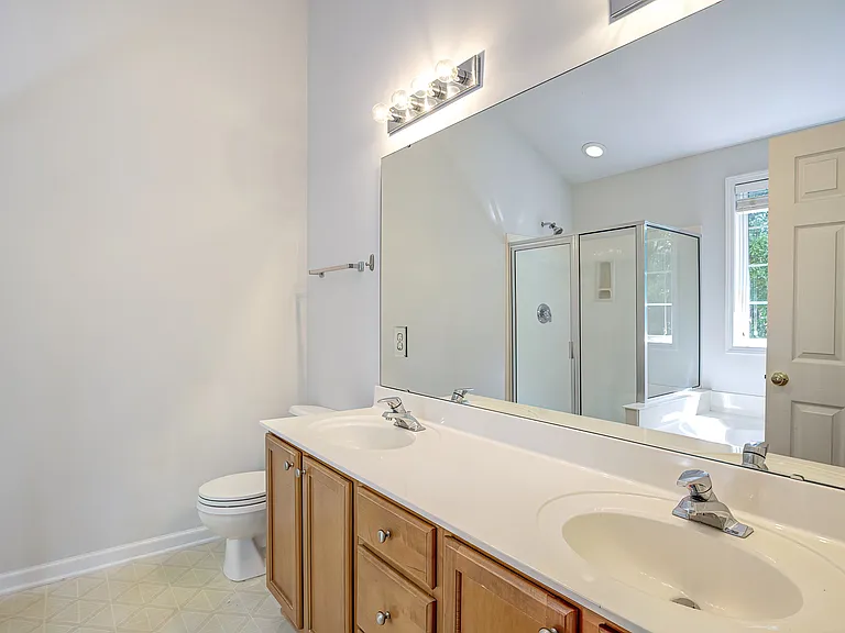 2103 Templeton Gap Dr — Photo 28
