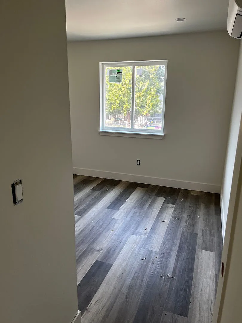 Pre-Leasing Brand New Home In Cornwall Neighborhood — Photo 3