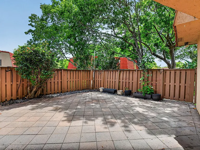 8099 Severn Dr #D — Photo 8
