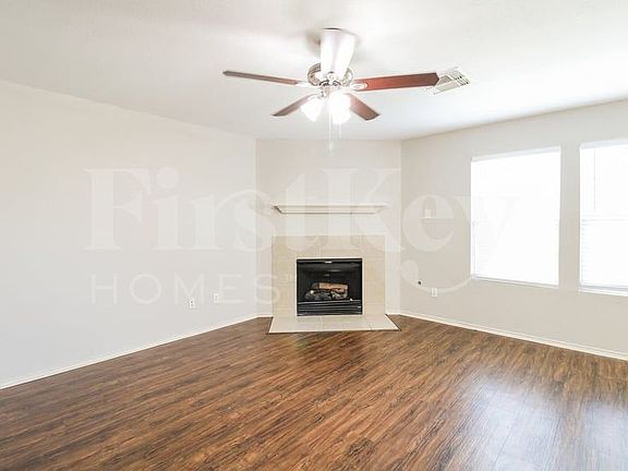 3rd image of 20118 Mountaindale Dr