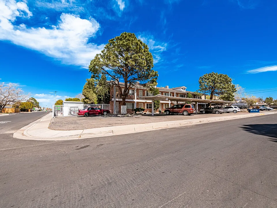 1036 Alvarado Dr SE #6
