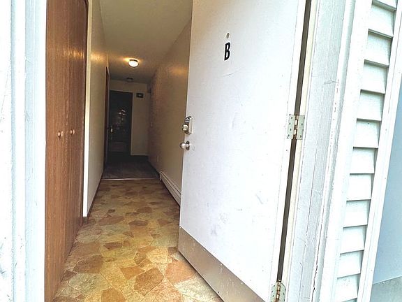 4th image of 1293 Kloap Rd APT B