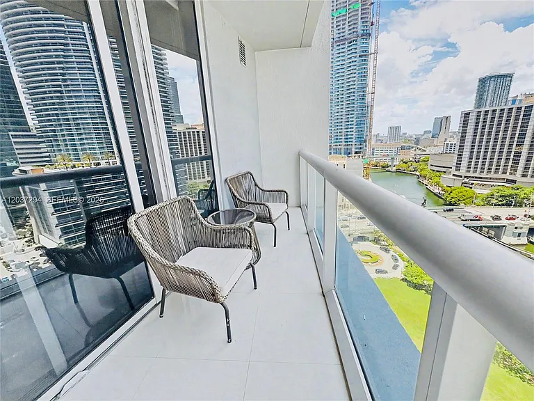 475 Brickell Ave #1910 — Photo 2