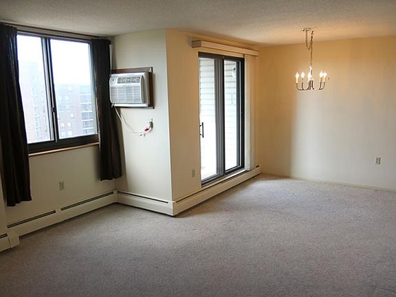 3rd image of 6500 Woodlake Dr APT 913