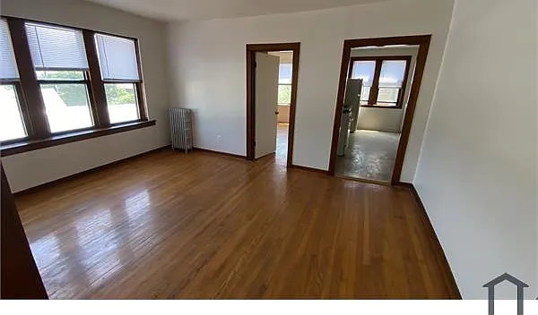 3 bed, $2,500 — Photo 2