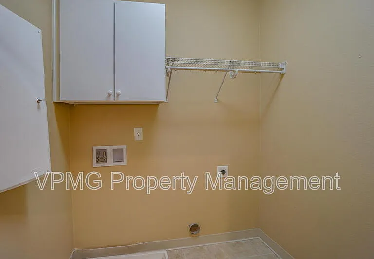 1403 SE 194th Pl — Photo 9