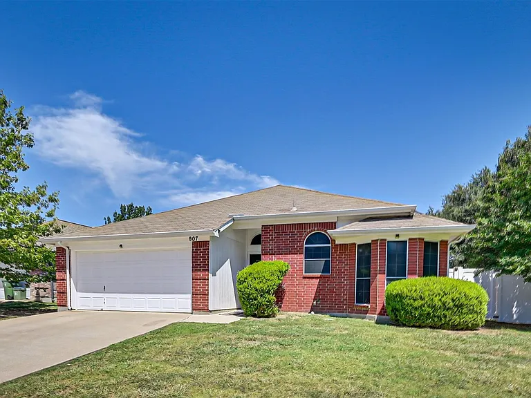 907 Clear Creek Dr — Photo 17