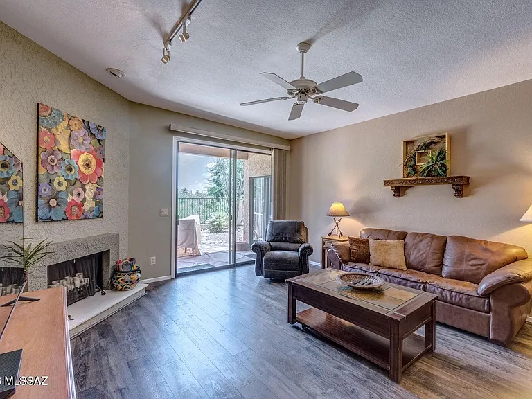836 E Camino Diestro — Photo 29