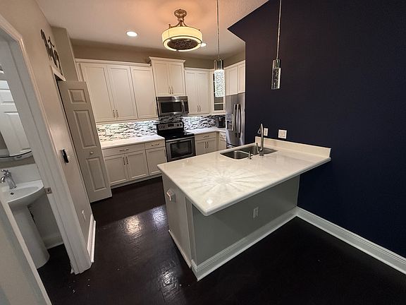 5th image of 13504 Fountainbleau Dr