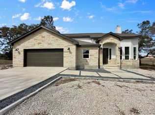 142 N Lon Price, Blanco, TX 78606