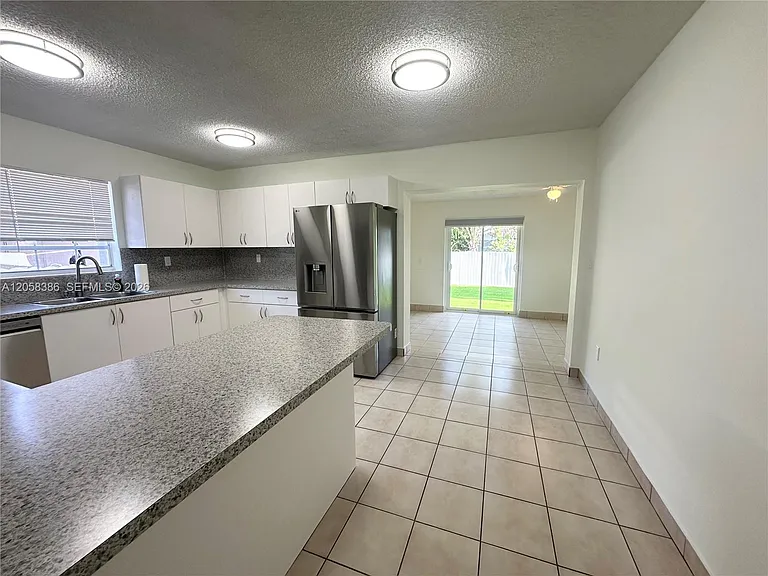 9540 SW 36th St #2 — Photo 4