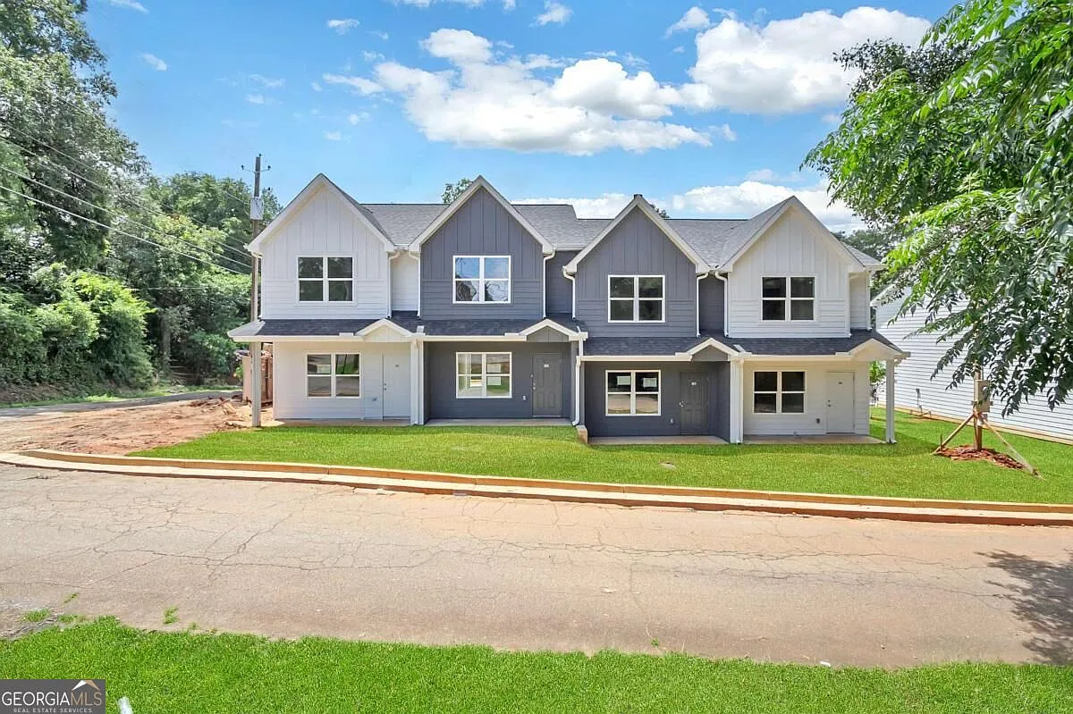 2 bed, 2.5 bath, $1,450 — Photo 1
