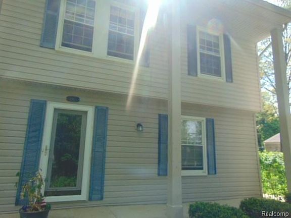 3rd image of 2113 Park Place Dr