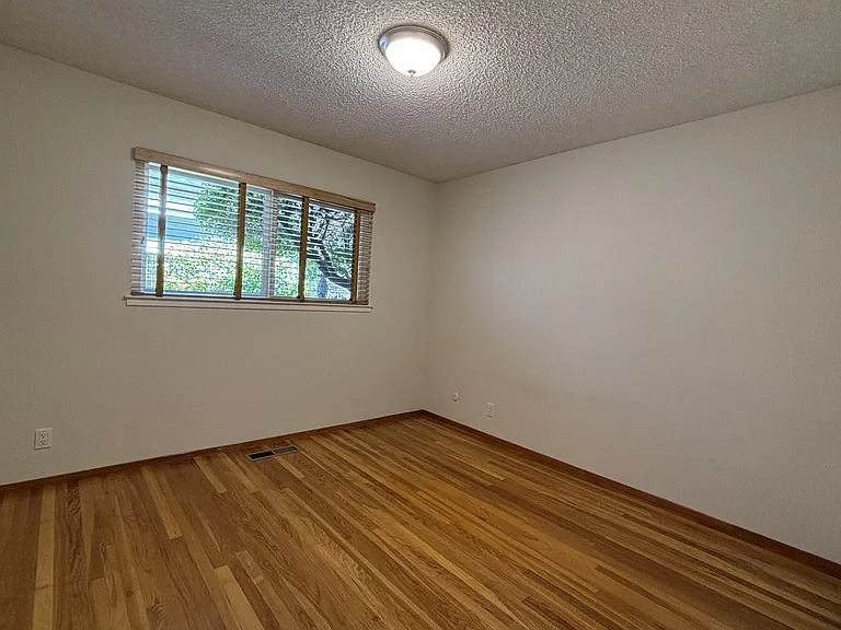 1405 Marinovich Way — Photo 10
