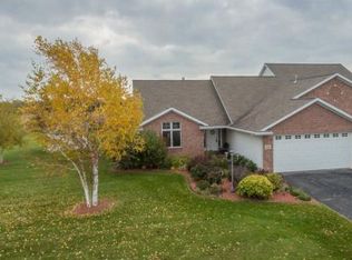 488 Glenview Way #2, Little Suamico, WI 54141