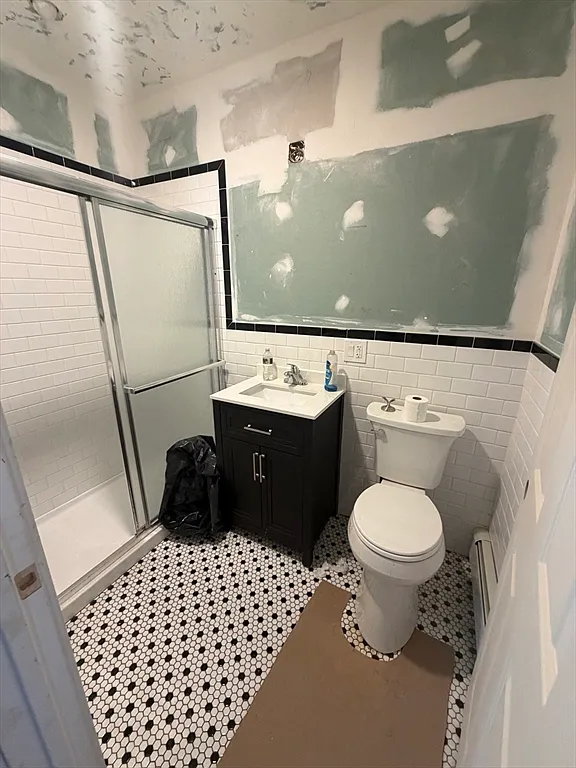 2 bed, 1.0 bath, 800 sqft, $4,000 — Photo 4